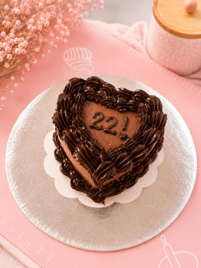 Mini torta de chocolate con forma de corazón
